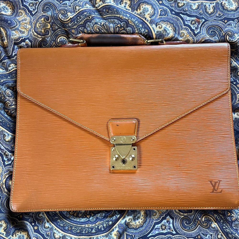 Authentic Louis Vuitton Epi Bandouliere brown briefcase laptop bag